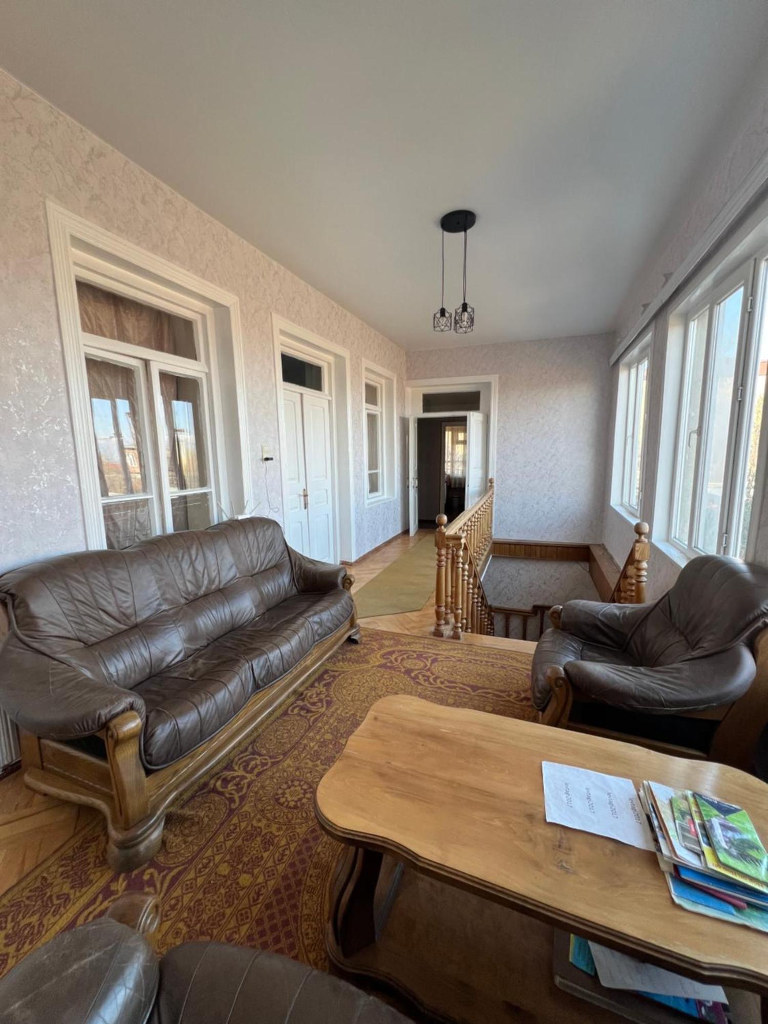 Guesthouse Lilia &Wine Celler Telavi Eksteriør bilde